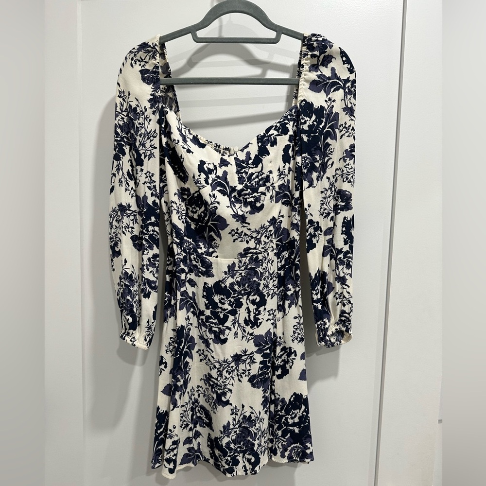 Reformation Mochi Dress in Madame. Size 4
